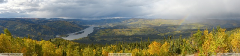 Yukon River vue du Dome, Dawson City, Yukon, Canada  _180