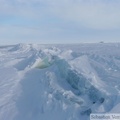 Point de contraction de la glace sur l'océan, juste à côté de la route... 